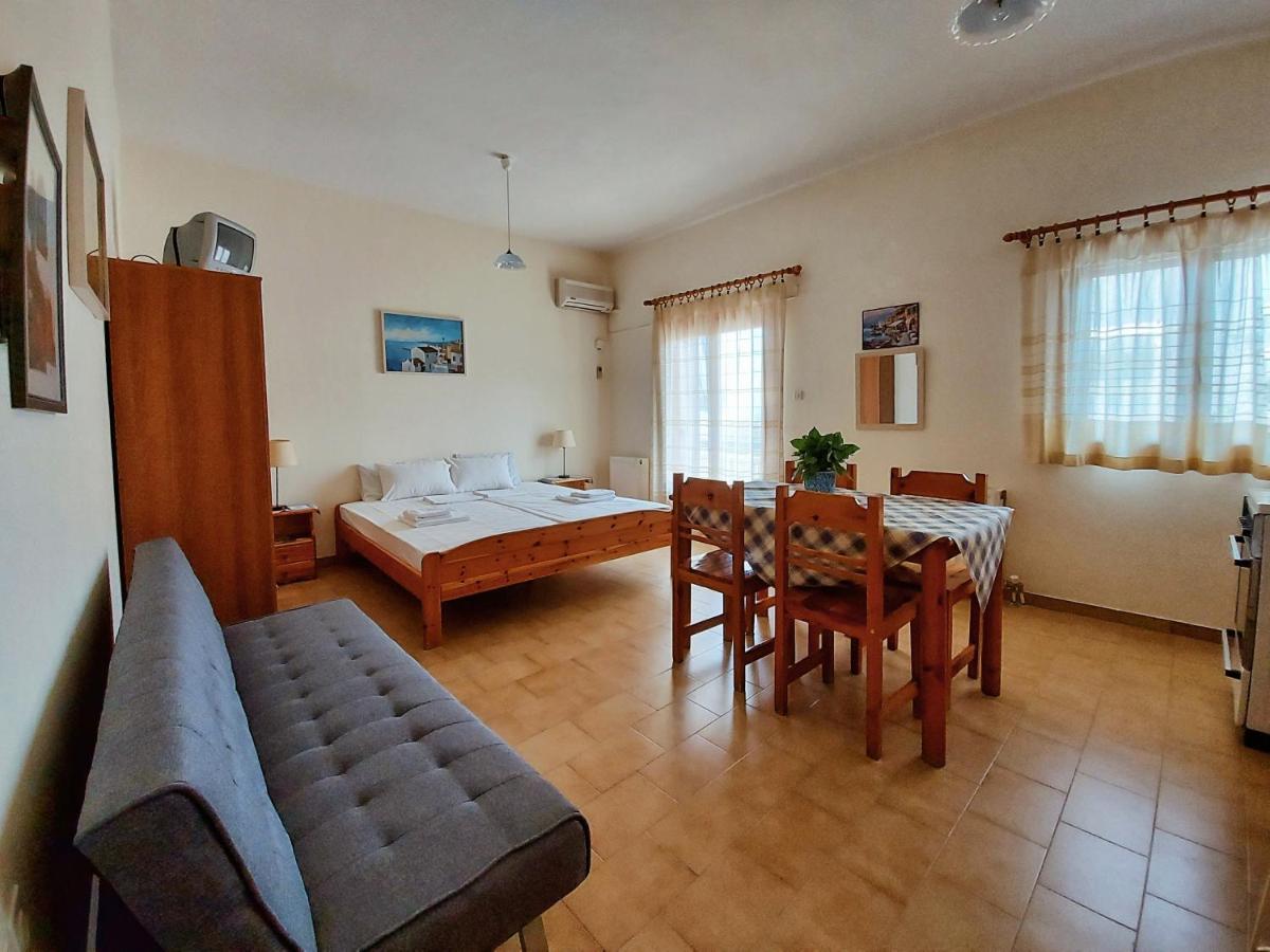 2 Space - Selfcatering Apartment Helen No 7 Xiropigado Eksteriør billede